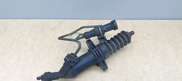 BMW 3 E90 E91 Clutch master cylinder 6775872