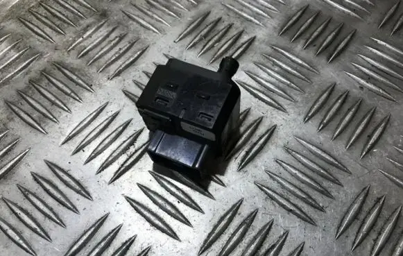 Suzuki Swift I Sensor 62j00 2215t