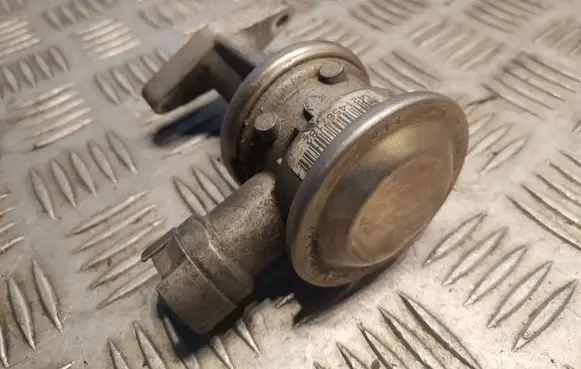 BMW 6 E63 E64 EGR valve 7837097