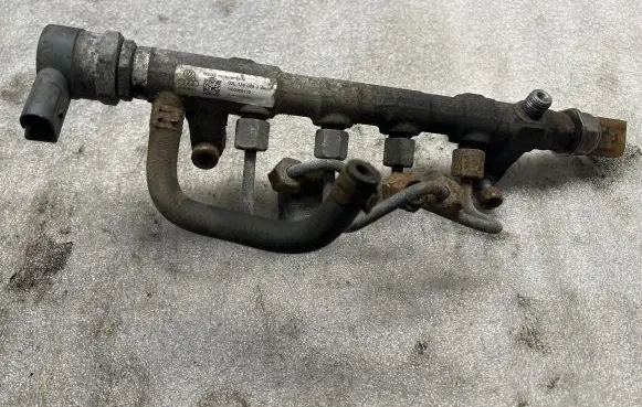 Volkswagen Tiguan Fuel main line pipe 03L130089J