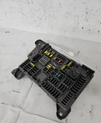 BMW X5 E70 Fuse module 693168704 6931687