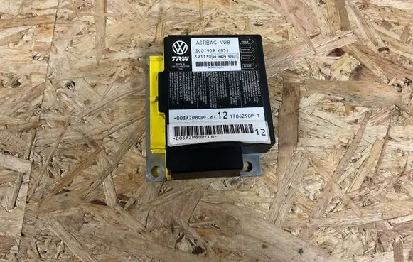 Volkswagen PASSAT B6 Airbag control unit/module 3C0909605J 391130 09H029S2521