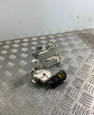 Audi A6 Allroad C6 Rear door lock 4F0839015J