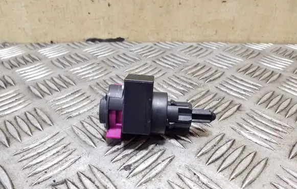 Audi Q7 4L Brake pedal sensor switch 4F0945459B