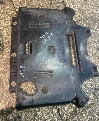 Audi A5 8T 8F Engine splash shield/under tray