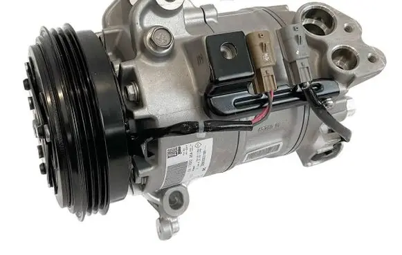 Renault Twingo III Air conditioning (A/C) compressor (pump) 926006316R T392220A