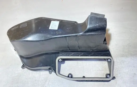 Mercedes-Benz S W222 Air filter box A2228300167