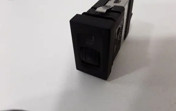 Volkswagen PASSAT B5 Seat heating switch 3B0963564A