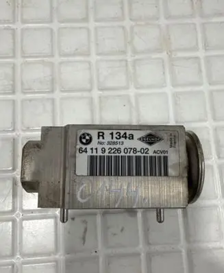 BMW X1 E84 Air conditioning (A/C) expansion valve 328513 9226078