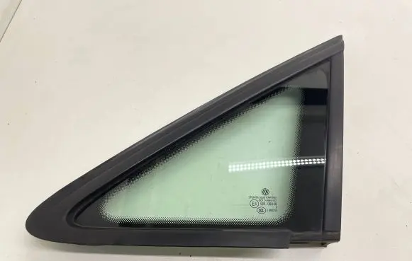 Volkswagen Touran I Front triangle window/glass 1T0845411