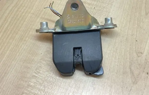 Skoda Octavia Mk2 (1Z) Tailgate/trunk/boot lock/catch/latch 1Z5827501D