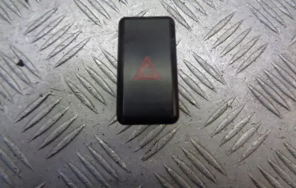 Mazda 3 I Hazard light switch