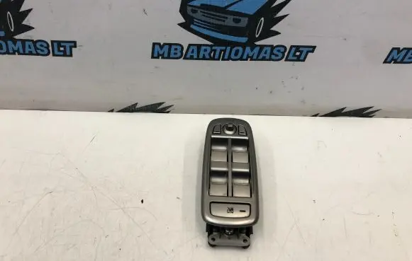 Jaguar XF X250 Electric window control switch 8X2314540AE