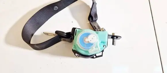 Middle seatbelt (rear)