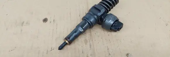 Volkswagen Sharan Fuel injector 038130073AK 34887DE