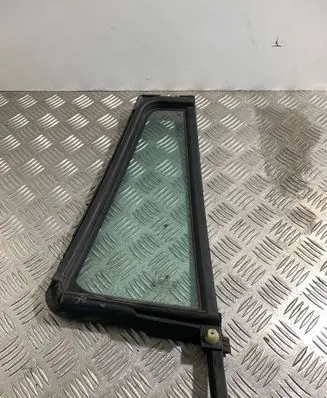 Skoda Octavia Mk2 (1Z) Rear vent window glass 1Z9845209
