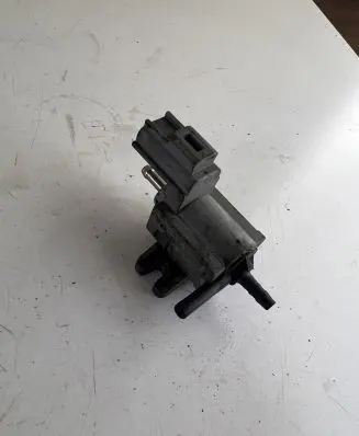 Jaguar XF X250 Turbo solenoid valve 70121100