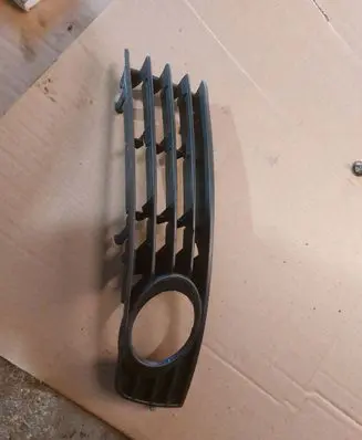 Audi A4 S4 B6 8E 8H Front bumper lower grill