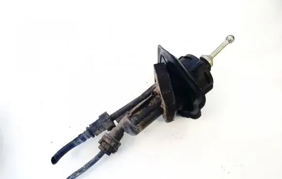 Master brake cylinder