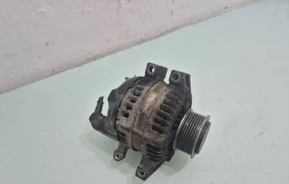 Honda CR-V Generator/alternator 1042104860
