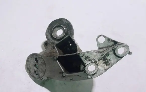 Audi A6 S6 C6 4F Engine mounting bracket 4F0199351H