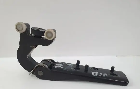 Nissan NV400 Sliding door middle roller runner 777640623R