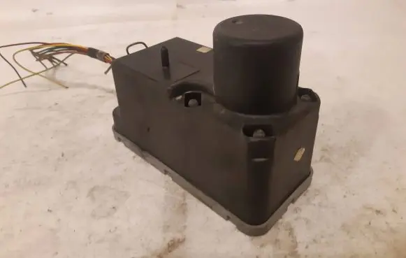 Volkswagen Golf III Central locking vacuum pump 1H0962257