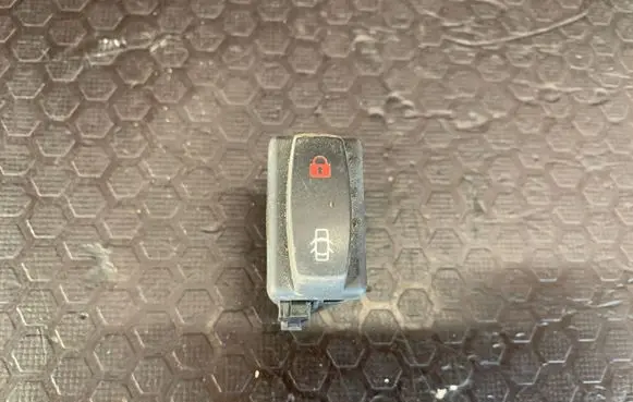 Renault Trafic II (X83) Central locking switch button 26488 317720H