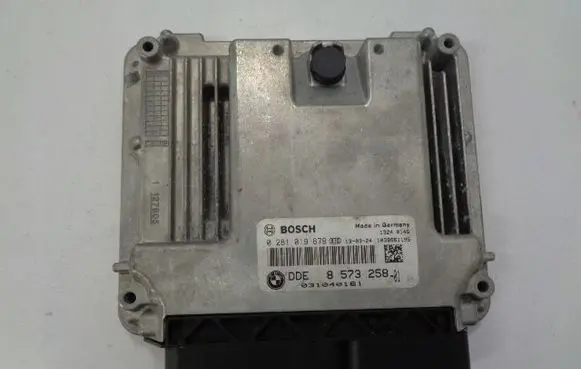 BMW 3 F30 F35 F31 Engine control unit/module 0281019679