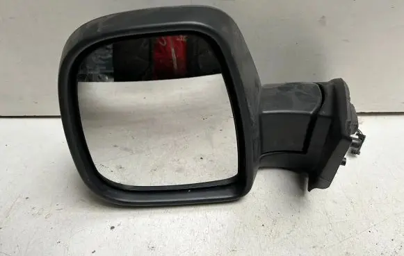 Peugeot Partner Front door electric wing mirror 96777523XT