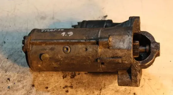 Renault Trafic II (X83) Starter motor D7R19