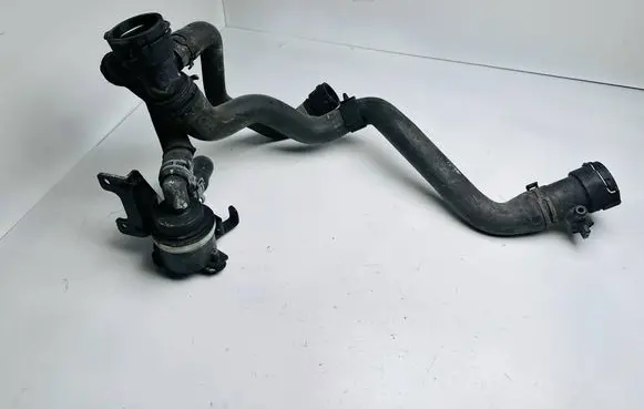 Audi A4 S4 B8 8K Engine coolant pipe/hose 8K0122293F