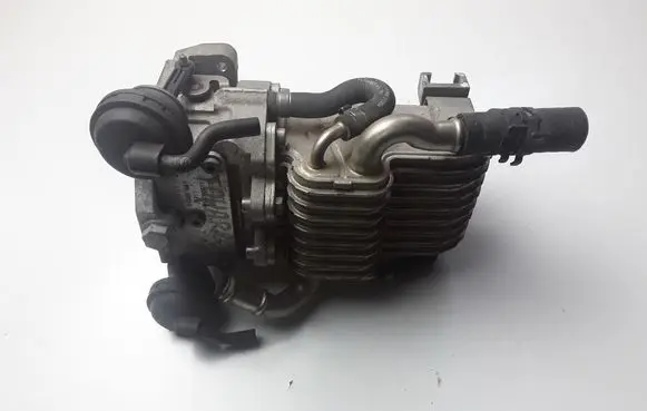 Volkswagen Touareg I EGR valve cooler 07Z131063