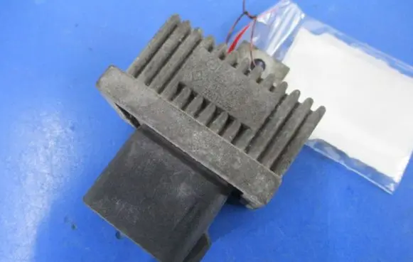 Nissan Micra Other relay 7700115078