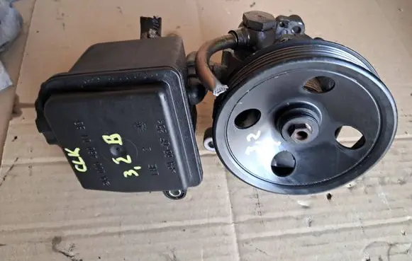 Mercedes-Benz CLK A209 C209 Power steering pump 0024669701