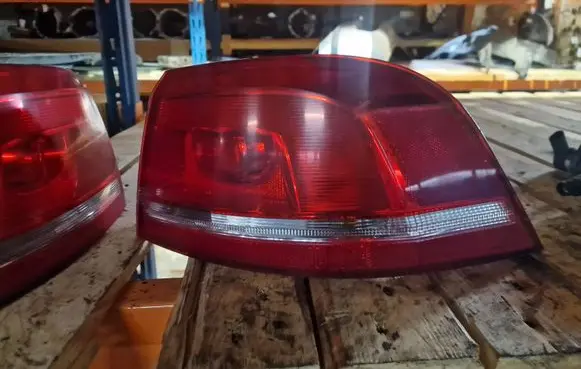 Volkswagen PASSAT B7 Rear/tail lights 3AF945095E