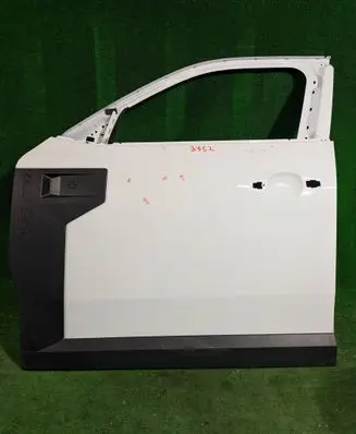 Dacia Duster III Front door