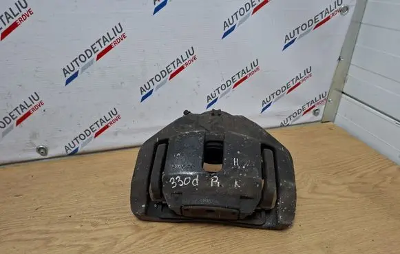 BMW 3 E90 E91 Front brake caliper 5730348