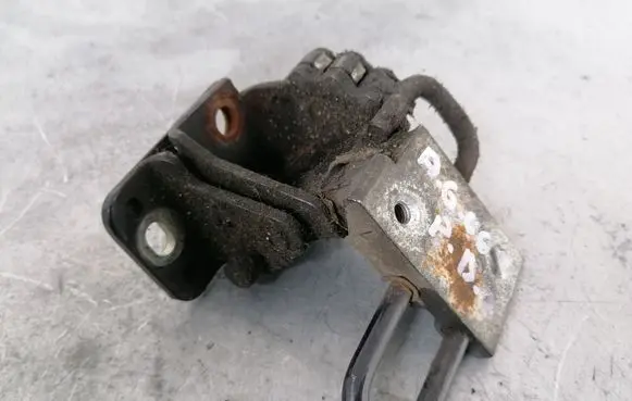 Audi A6 S6 C6 4F Front door lower hinge 8E0831412E