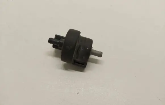 Volkswagen Golf V Vacuum valve 058133459
