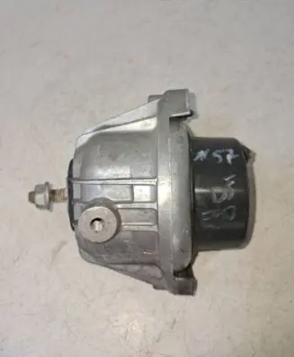 BMW 3 E90 E91 Engine mount bracket 6773248