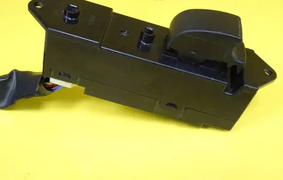 Mitsubishi Outlander Electric window control switch MR502237