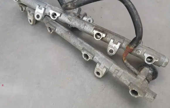 Lexus GX J120 Fuel distributor 9L00