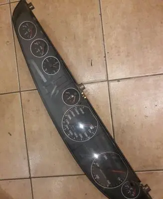Speedometer (instrument cluster)