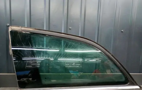 Opel Vectra C Rear side window 244698