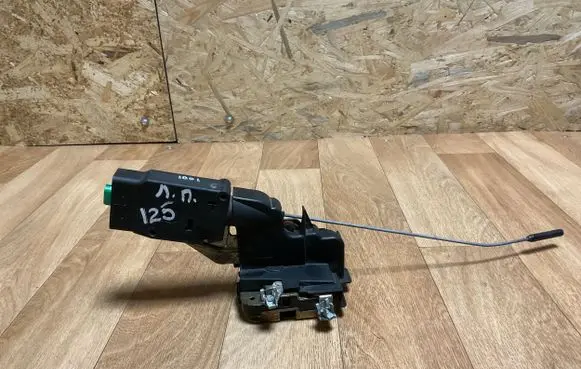 Volvo S40, V40 Front door lock 