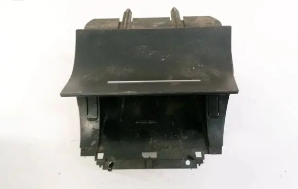 Skoda Octavia Mk2 (1Z) Car ashtray 1Z1863077A 1Z1857962B