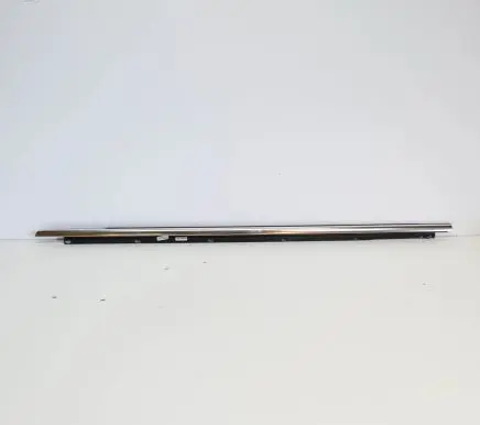 Front door glass trim molding