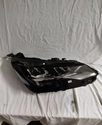 Peugeot 3008 II Headlight/headlamp 9836230180