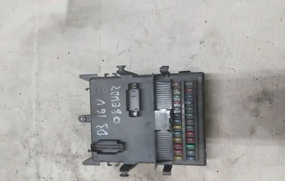 Renault Espace - Grand espace IV Fuse module 8200283812 518832001 8200004201E